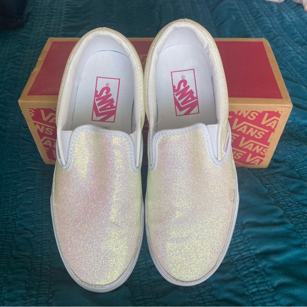 Super Cute Glittery UV Pink/White Vans
